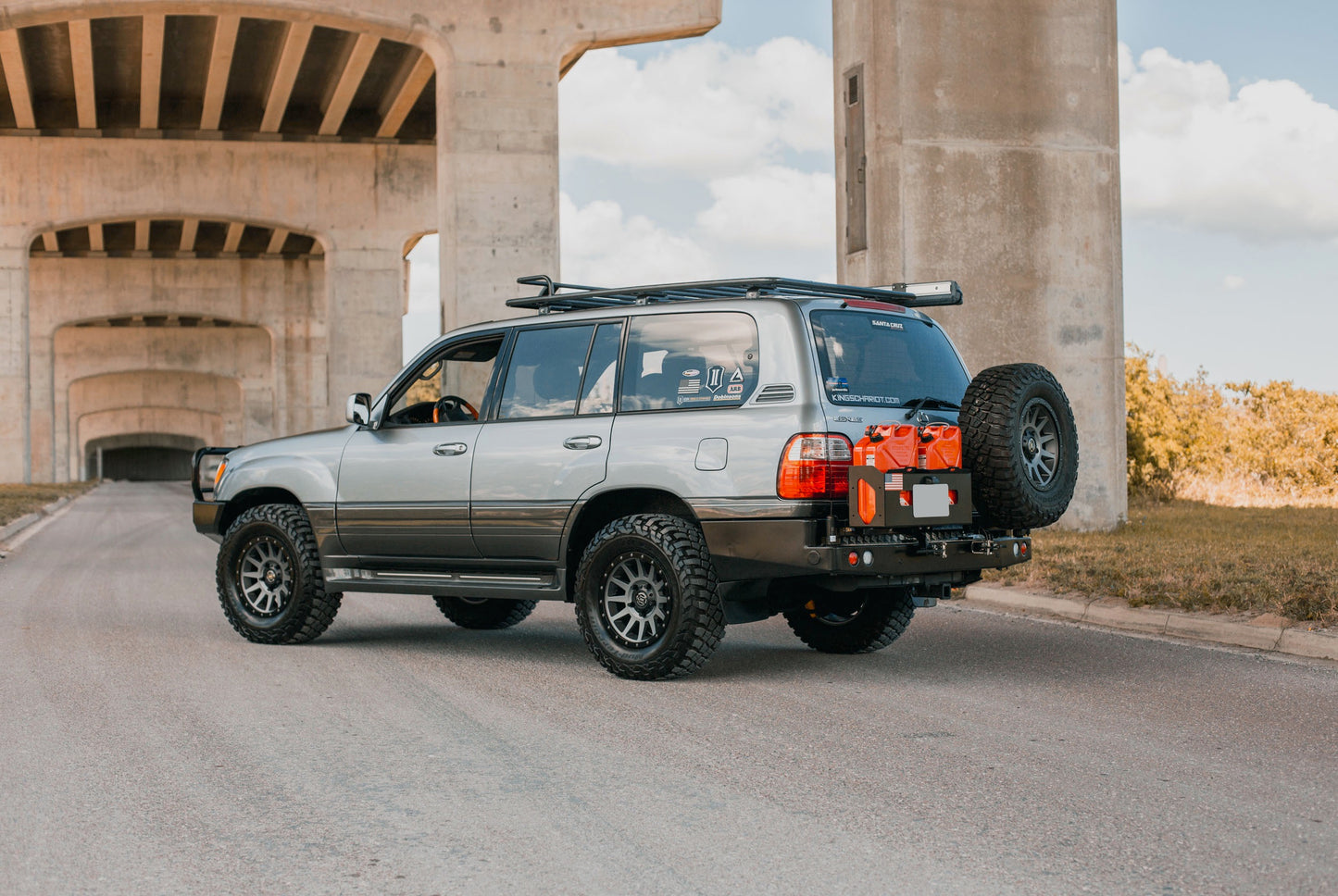 Dobinsons Rear Bumper With Swing Outs for Toyota Landcruiser 100 Series & Lexus LX470(BW80-4109)